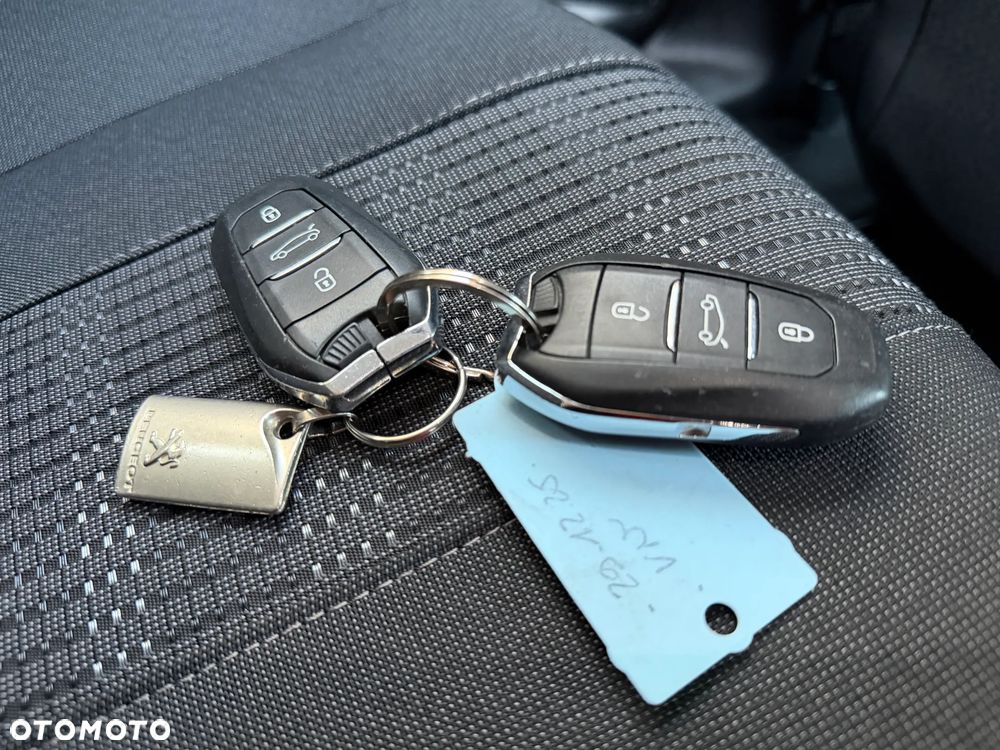 Peugeot 308 1.2 PureTech Allure S&S - 23