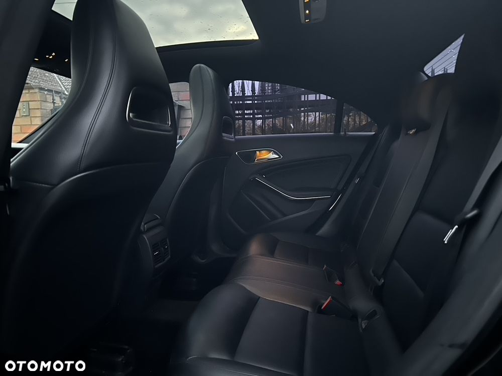 Mercedes-Benz CLA 250 7G-DCT AMG Line - 10