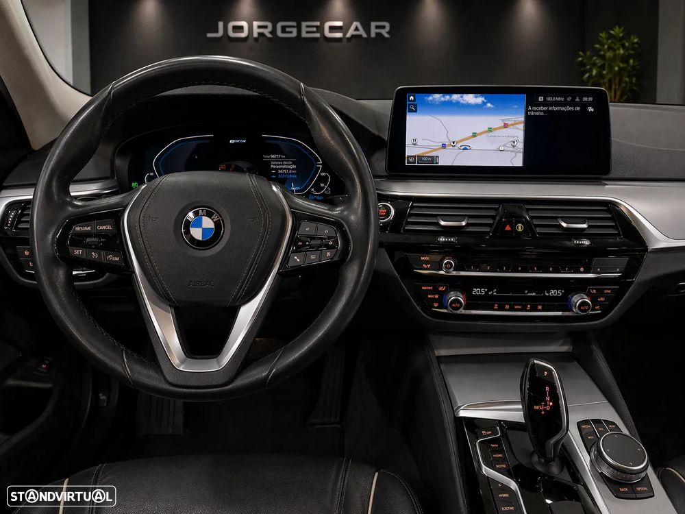 BMW 520 e Line Luxury - 9