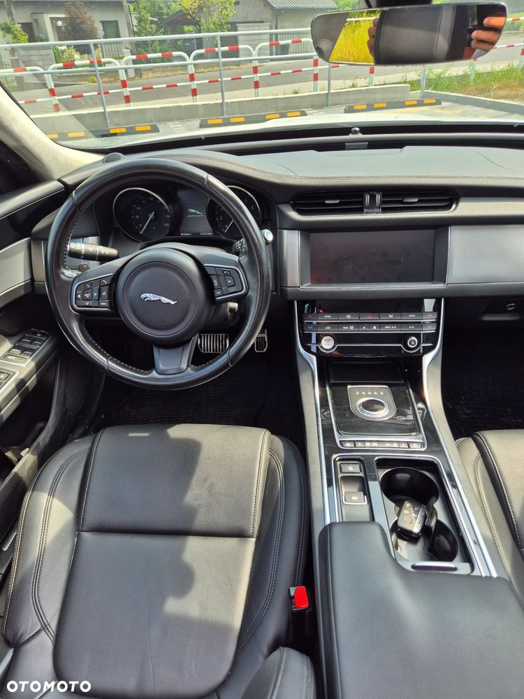 Jaguar XF 2.0 T AWD Prestige - 7