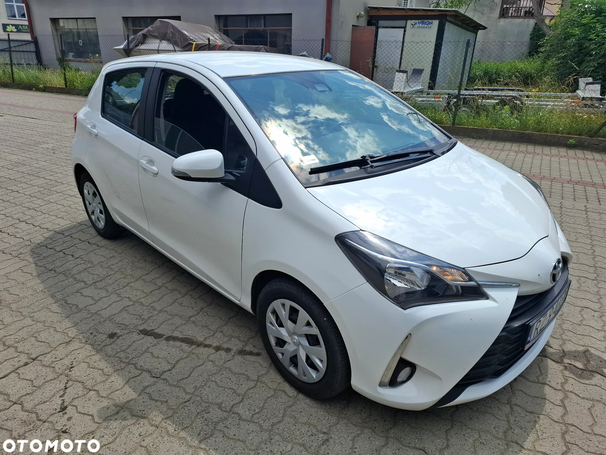 Toyota Yaris 1.5 Active - 2