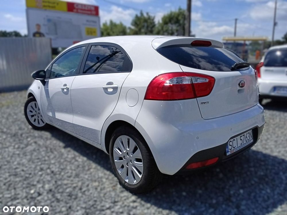 Kia Rio 1.2 Dream Team Edition - 4