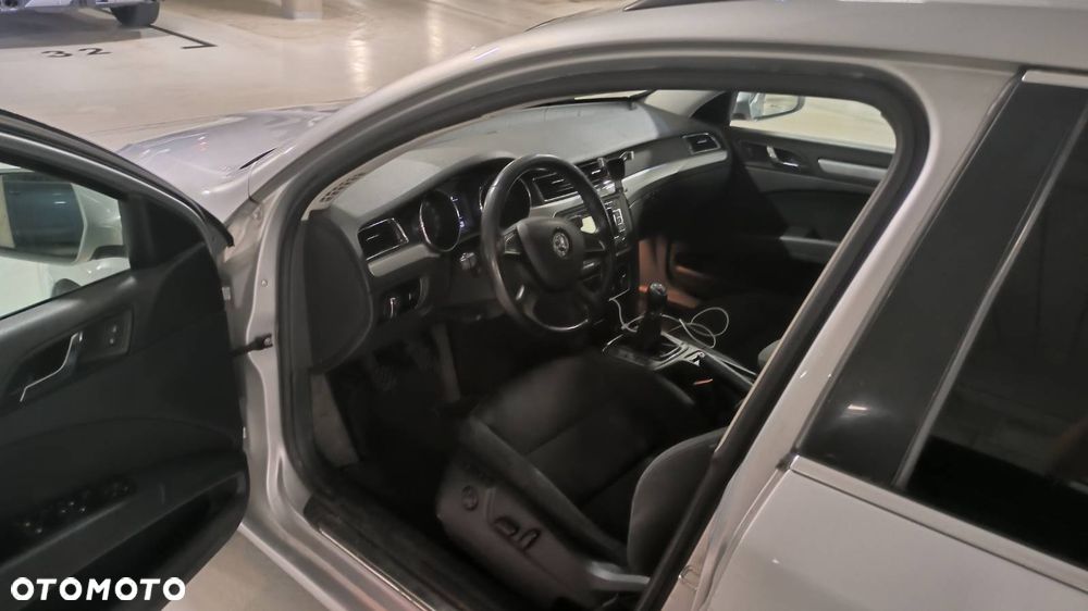 Skoda Superb 2.0 TDI Active - 8