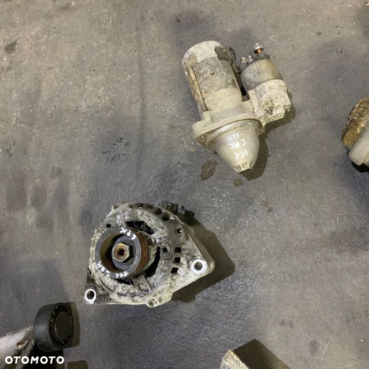 mercedes 2,0 kompressor silnik m111  c e slk clk 200 Osprzęt łapa pompa podstawa - 4