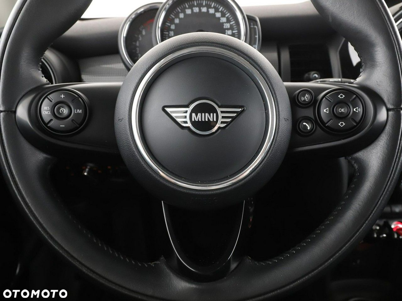 MINI Cooper Standard - 21