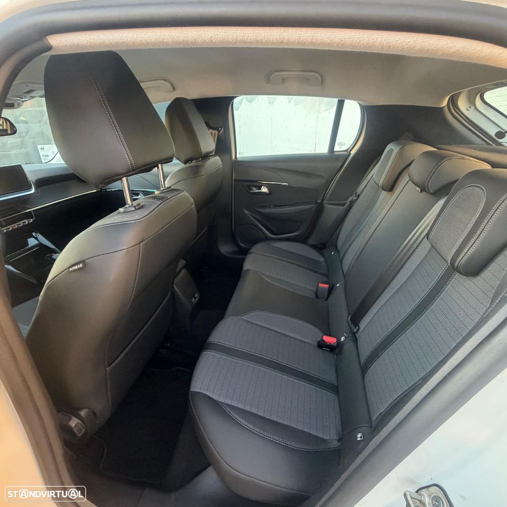 Peugeot e-208 Allure+ - 33