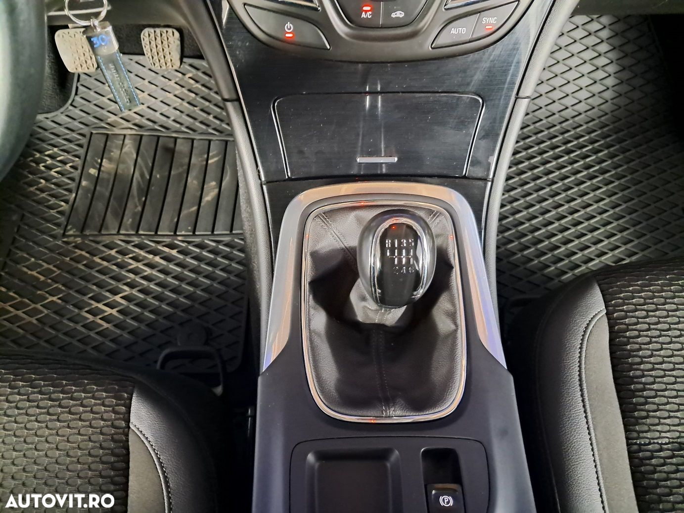 Opel Insignia - 17