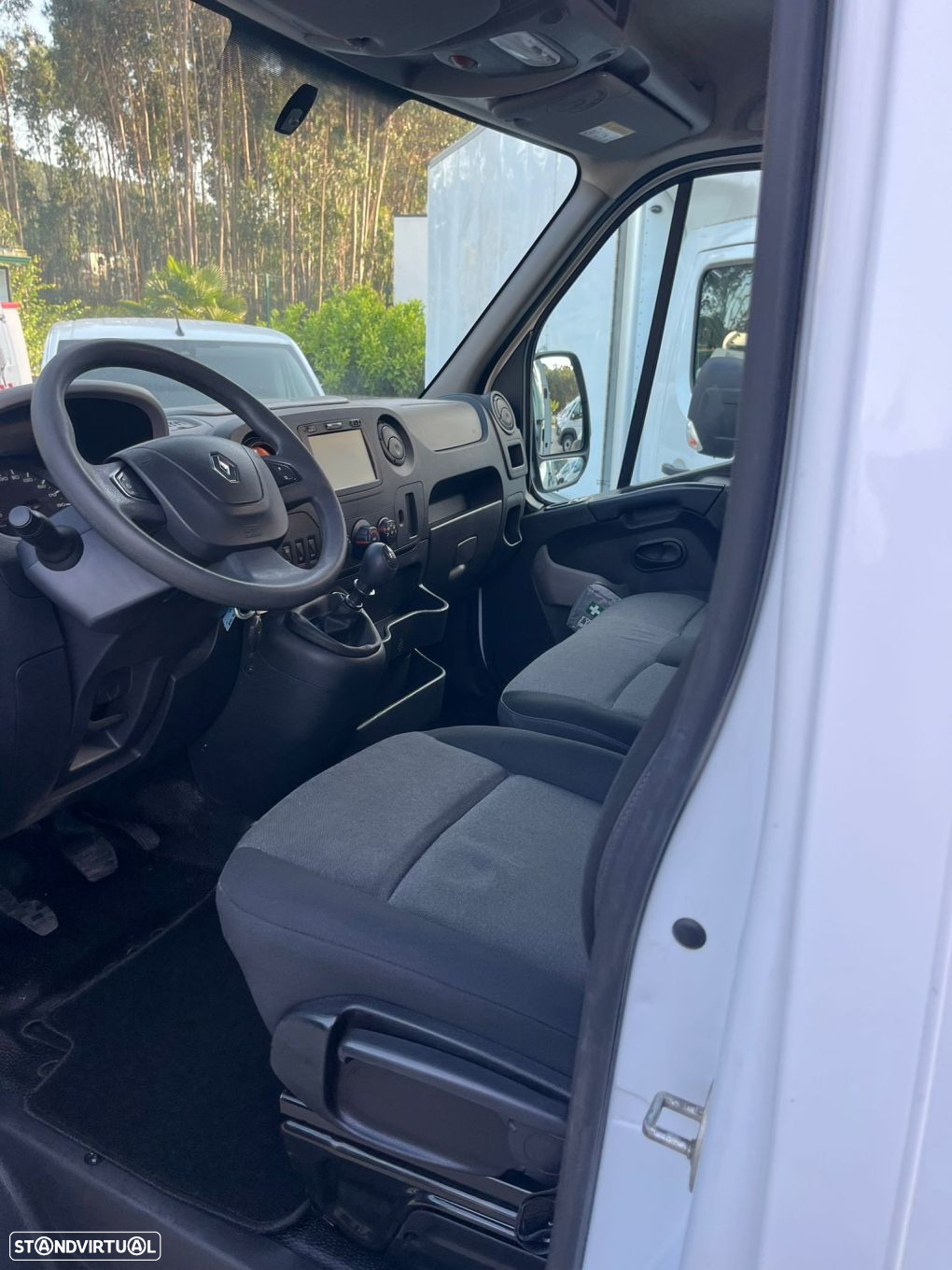 Renault Master 7 lugares C/ 31.000 KM - 12