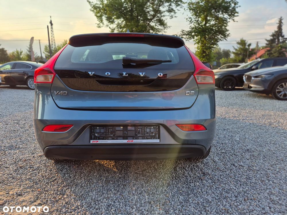 Volvo V40 - 25