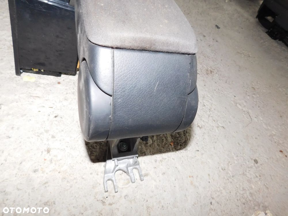 podłokietnik AUDI A4 B6 B7 zamek klapka stelaż ORYGINAŁ GRANAT - 3