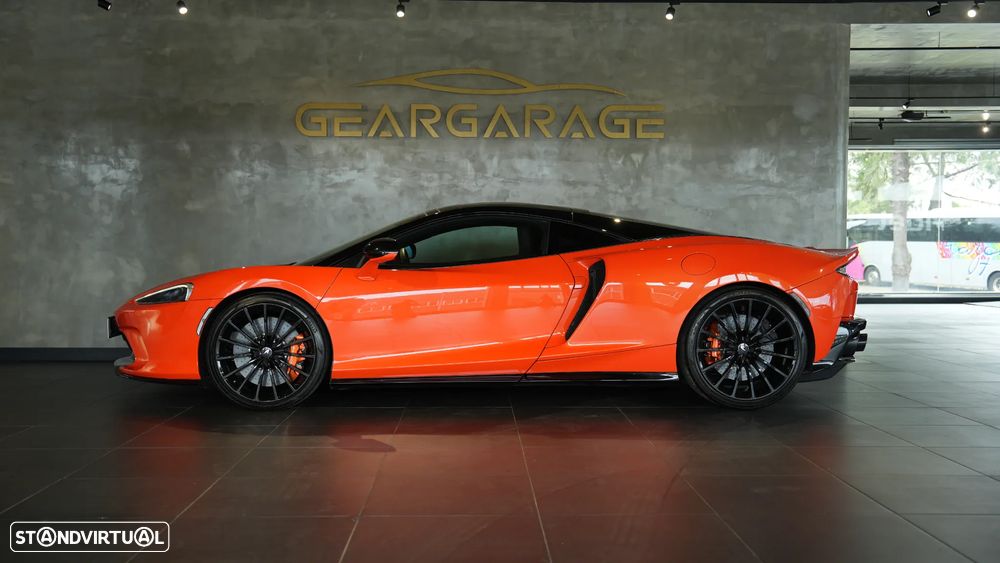 McLaren GT 4.0 Twin-Turbo V8 - 12