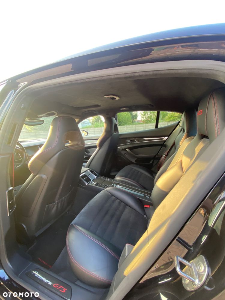 Porsche Panamera GTS PDK - 18