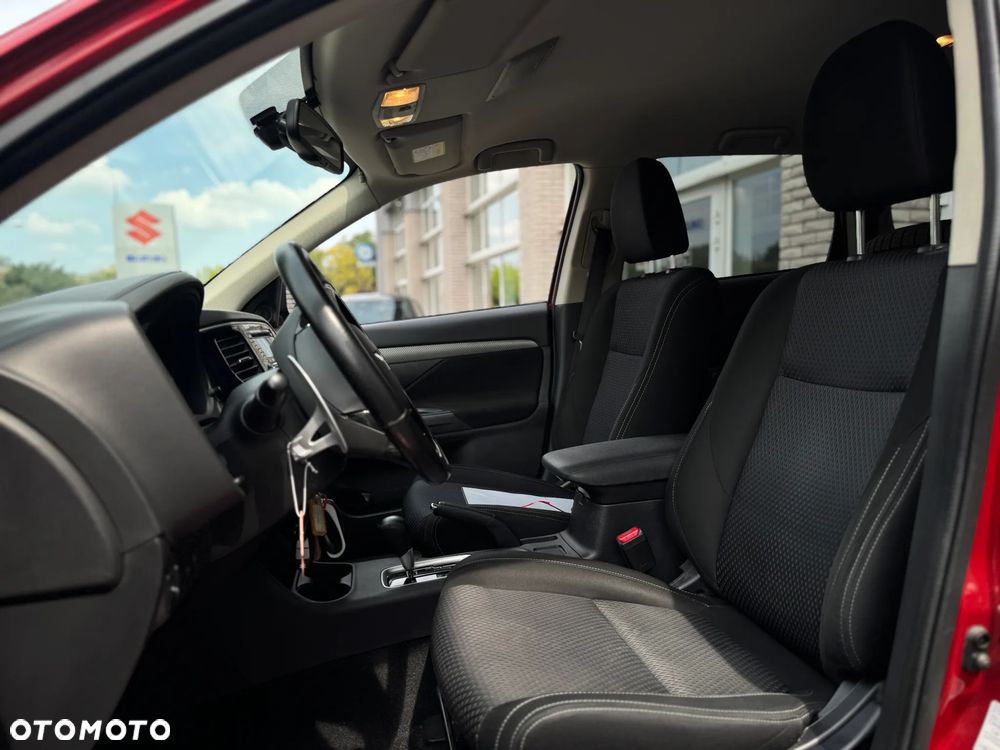 Mitsubishi Outlander 2.0 Intense 4WD CVT - 19