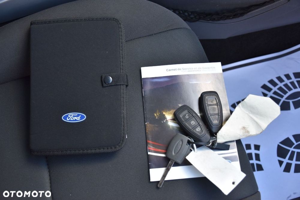 Ford Kuga 2.0 TDCi 2x4 Titanium - 23