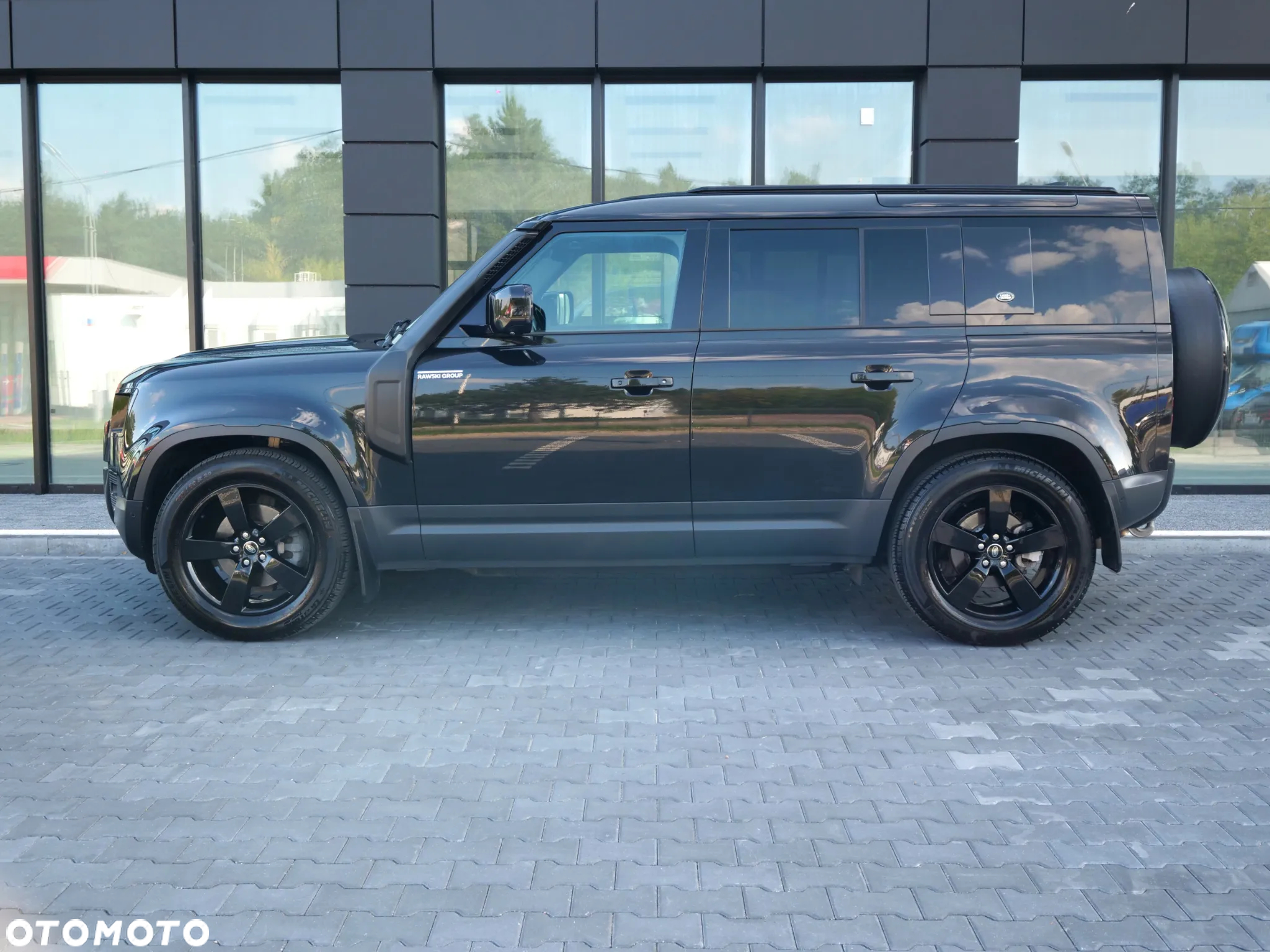 Land Rover Defender - 8