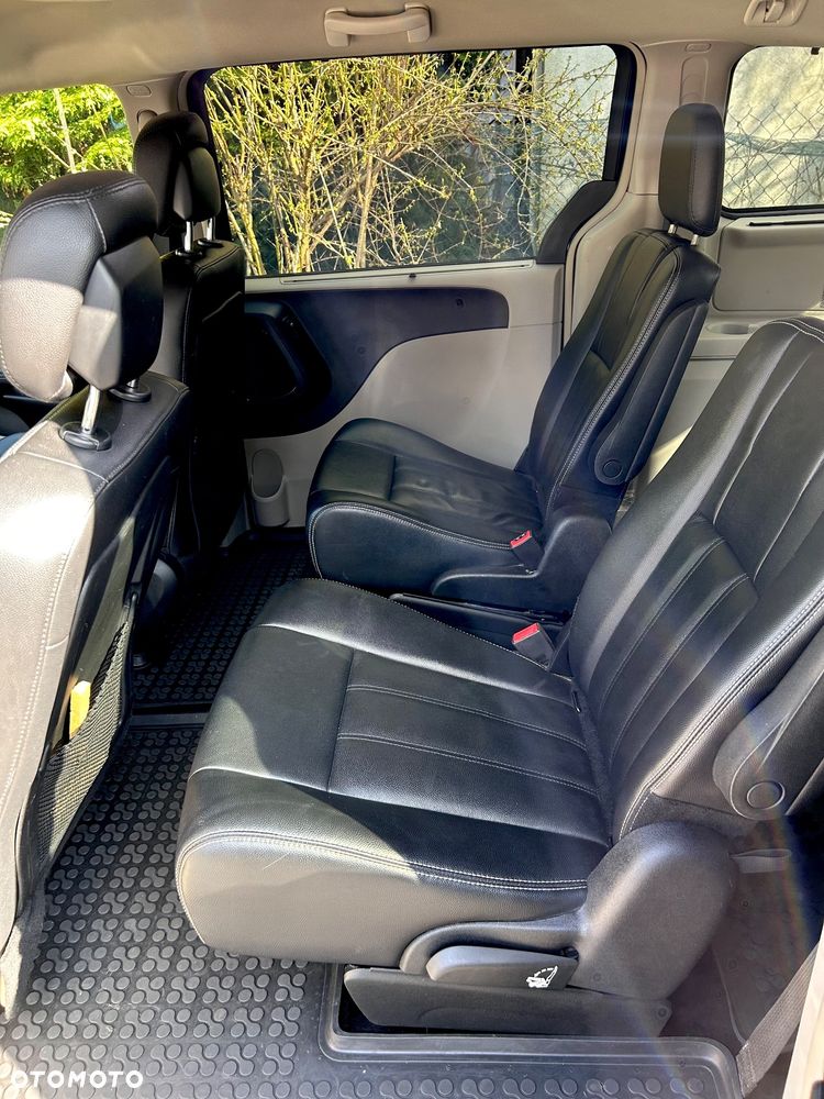 Chrysler Town & Country 3.6 Touring - 13