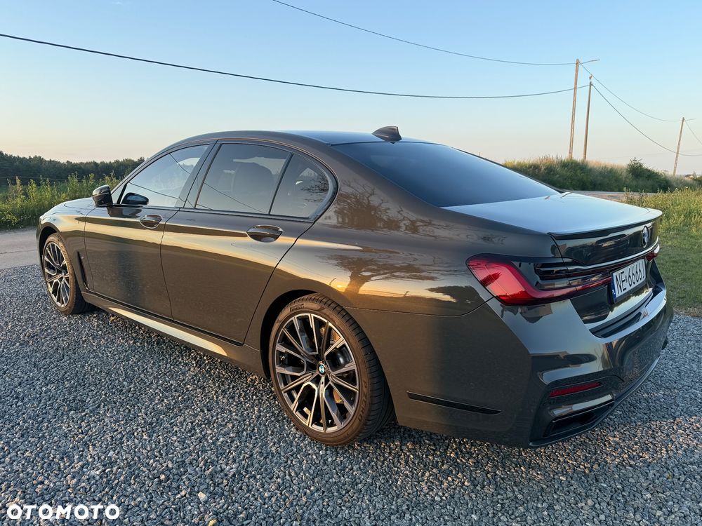 BMW Seria 7 750i xDrive sport - 37