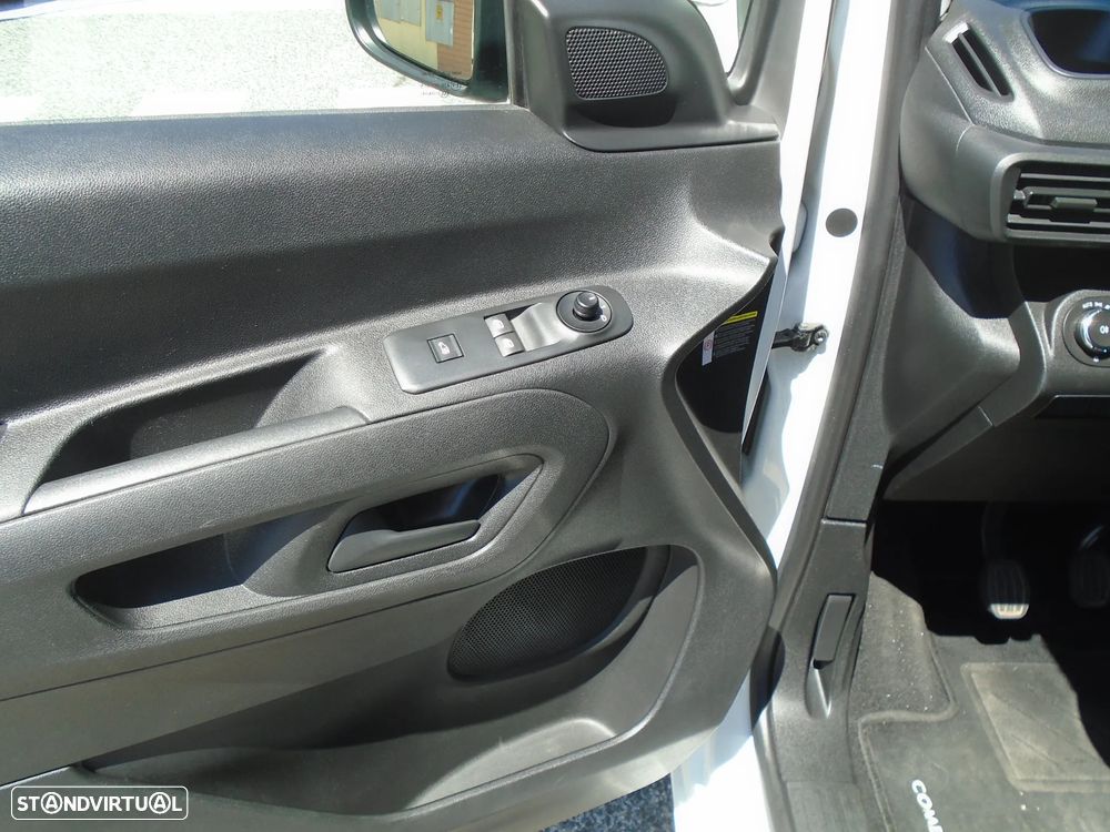 Opel Combo 1.5 DTI NACIONAL 102 CV 3 LUGARES- 6V- IVA DEDUTIVEL - 18