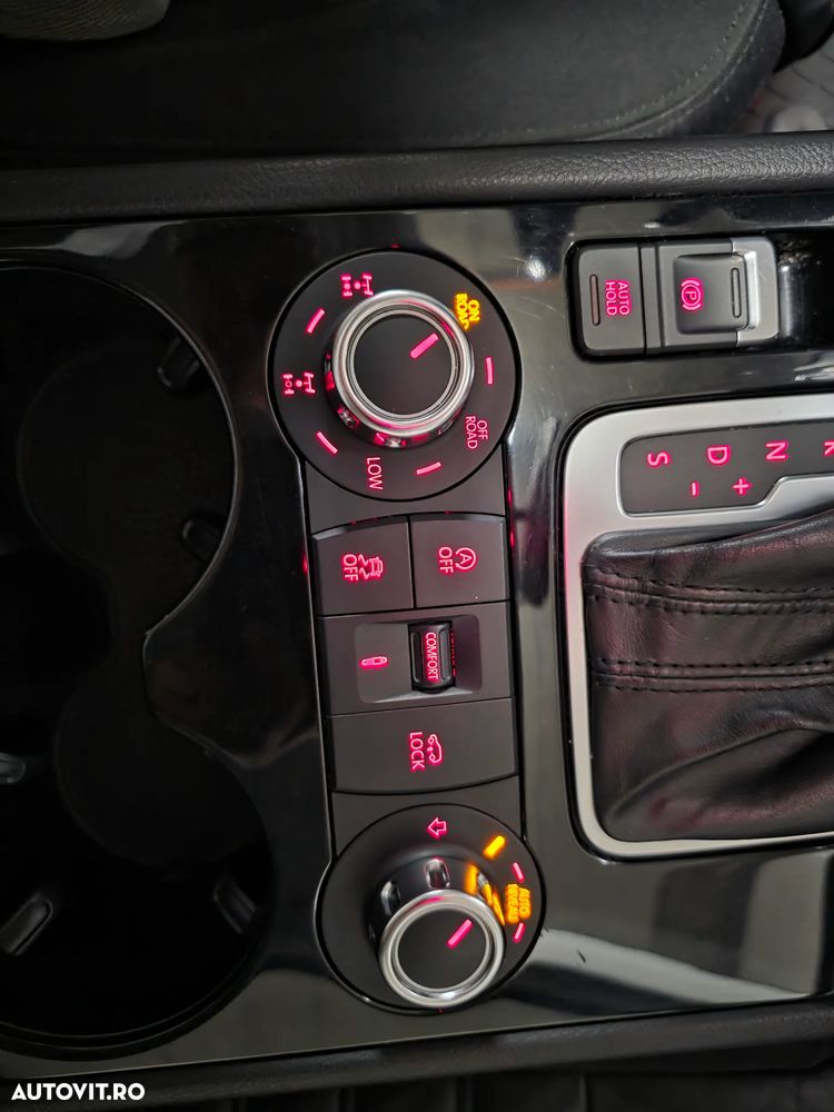 VOLKSWAGEN Touareg 2012 — imagine 7