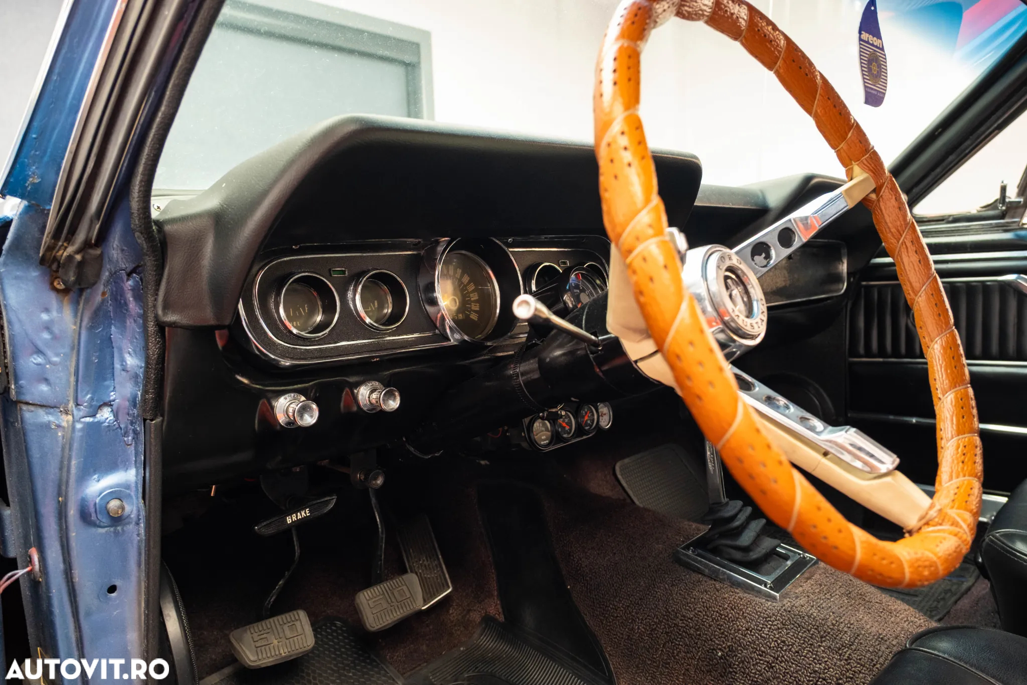 Ford Mustang - 15