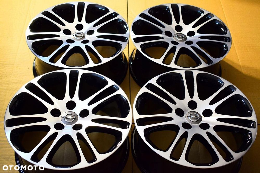 OPEL 18 ,,OPC Insignia A Oryginał Jak Nowe - 1