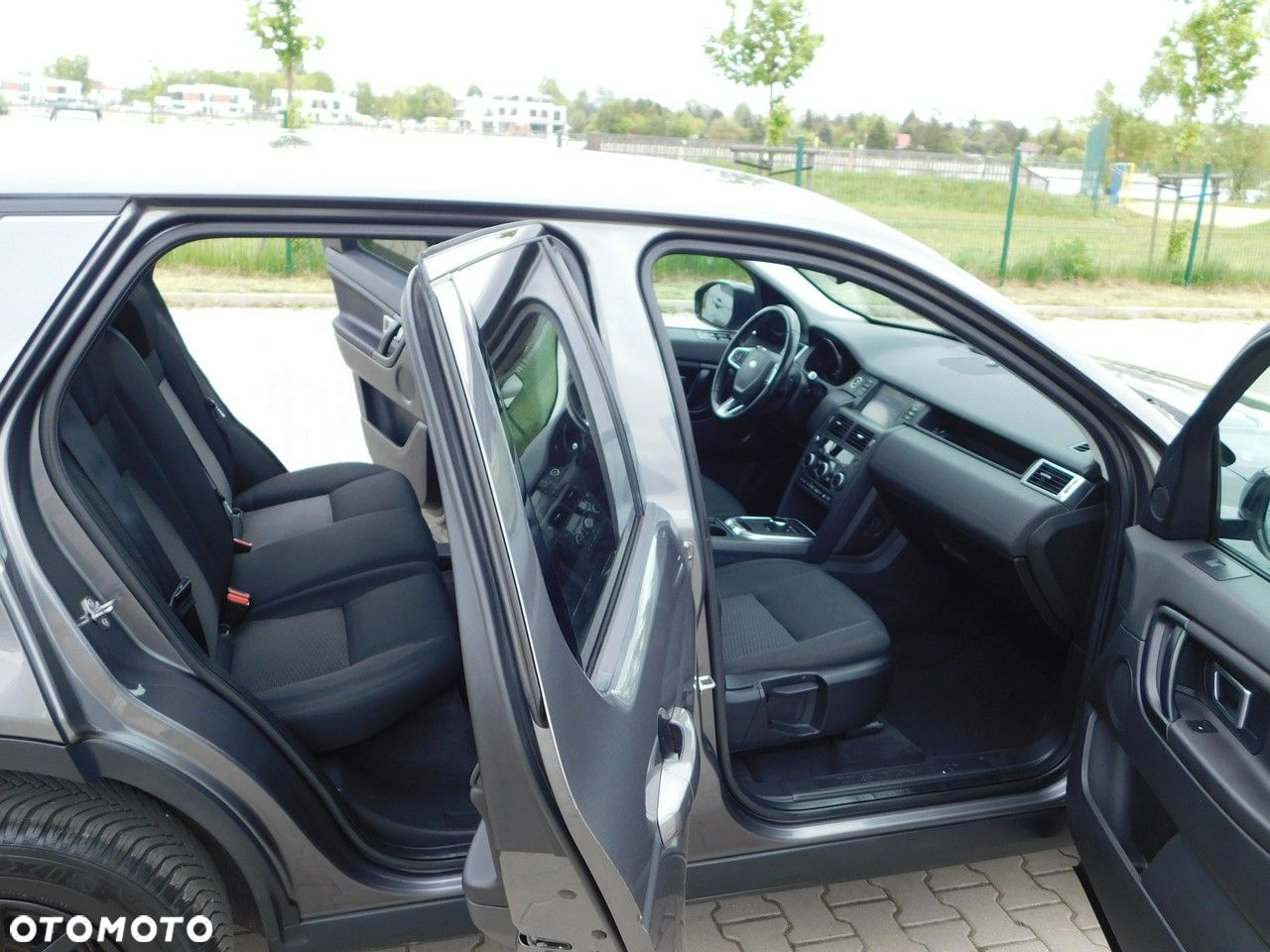Land Rover Discovery Sport - 28
