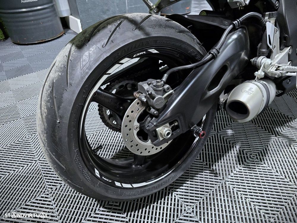 Honda CBR !000 RR Fireblade - 7