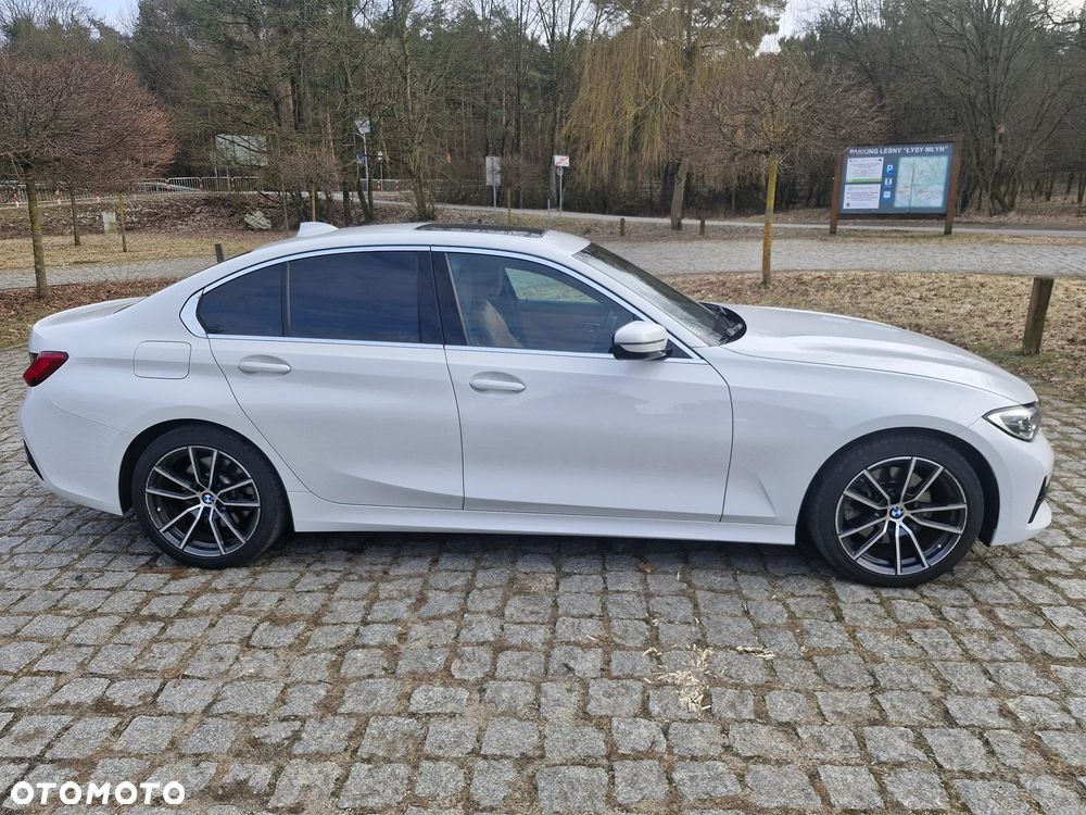 BMW Seria 3 330i Sport Line - 5