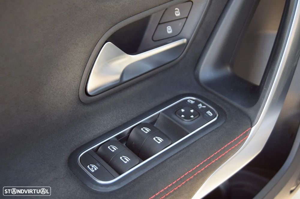 Mercedes-Benz A 180 d AMG Line Aut. — fotografia 21