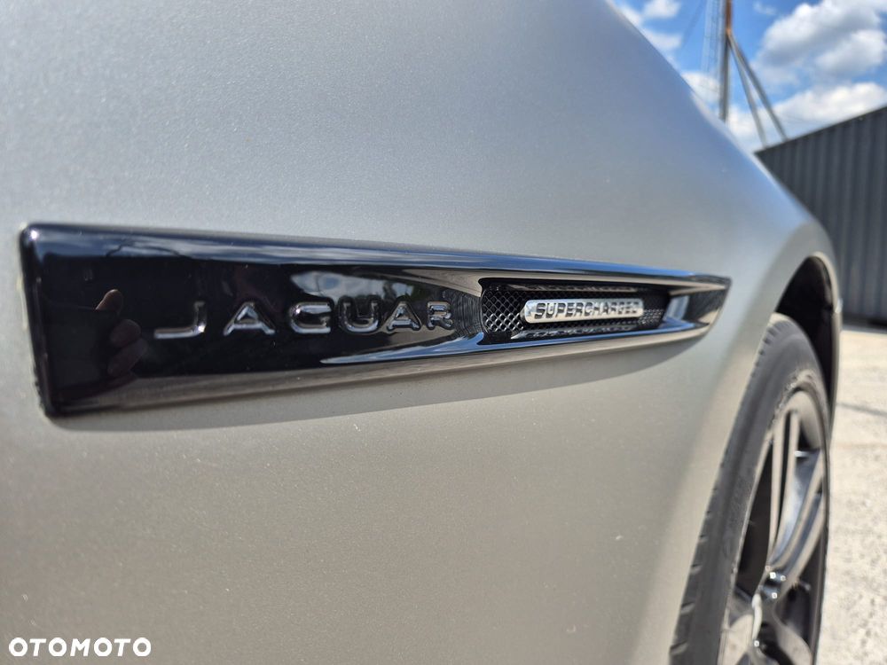 Jaguar XJ 3.0 T AWD LWB Portfolio - 13