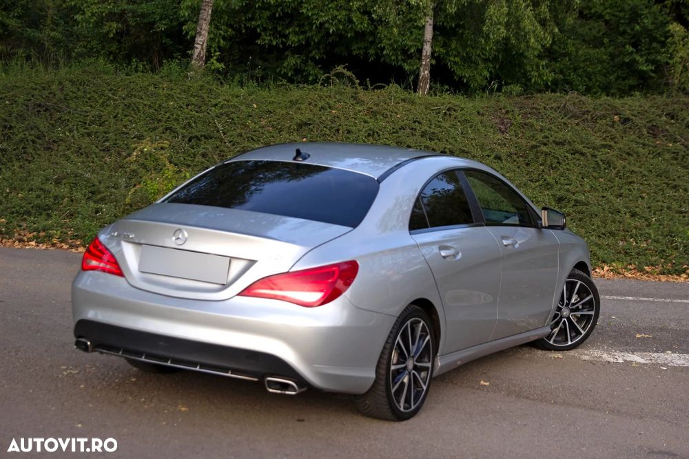 Mercedes-Benz CLA 220 CDI 7G-DCT AMG Line - 3