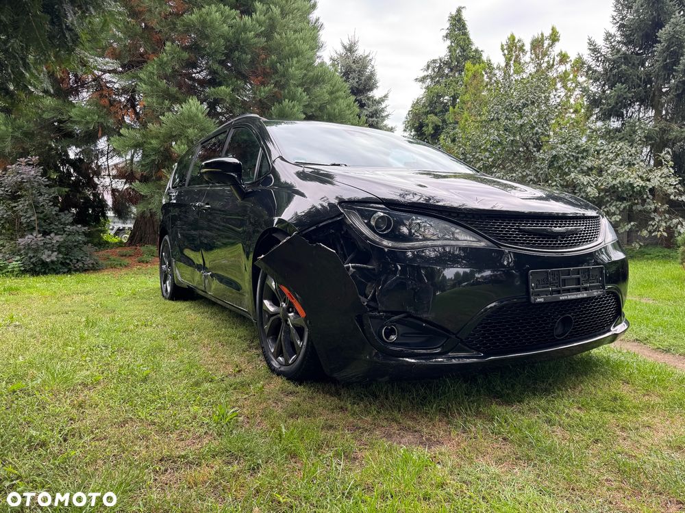Chrysler Pacifica - 8