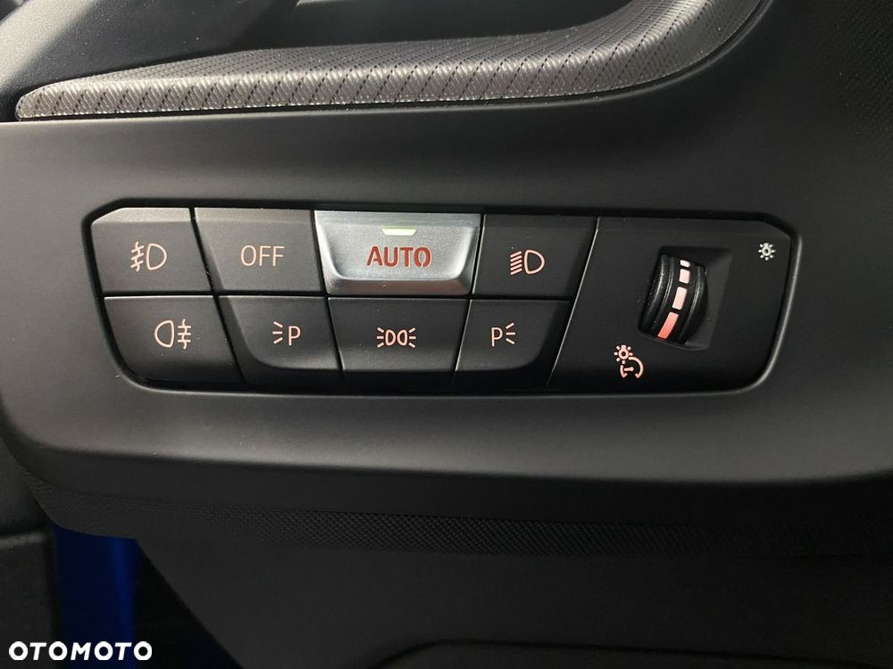 BMW Seria 2 220i - 38