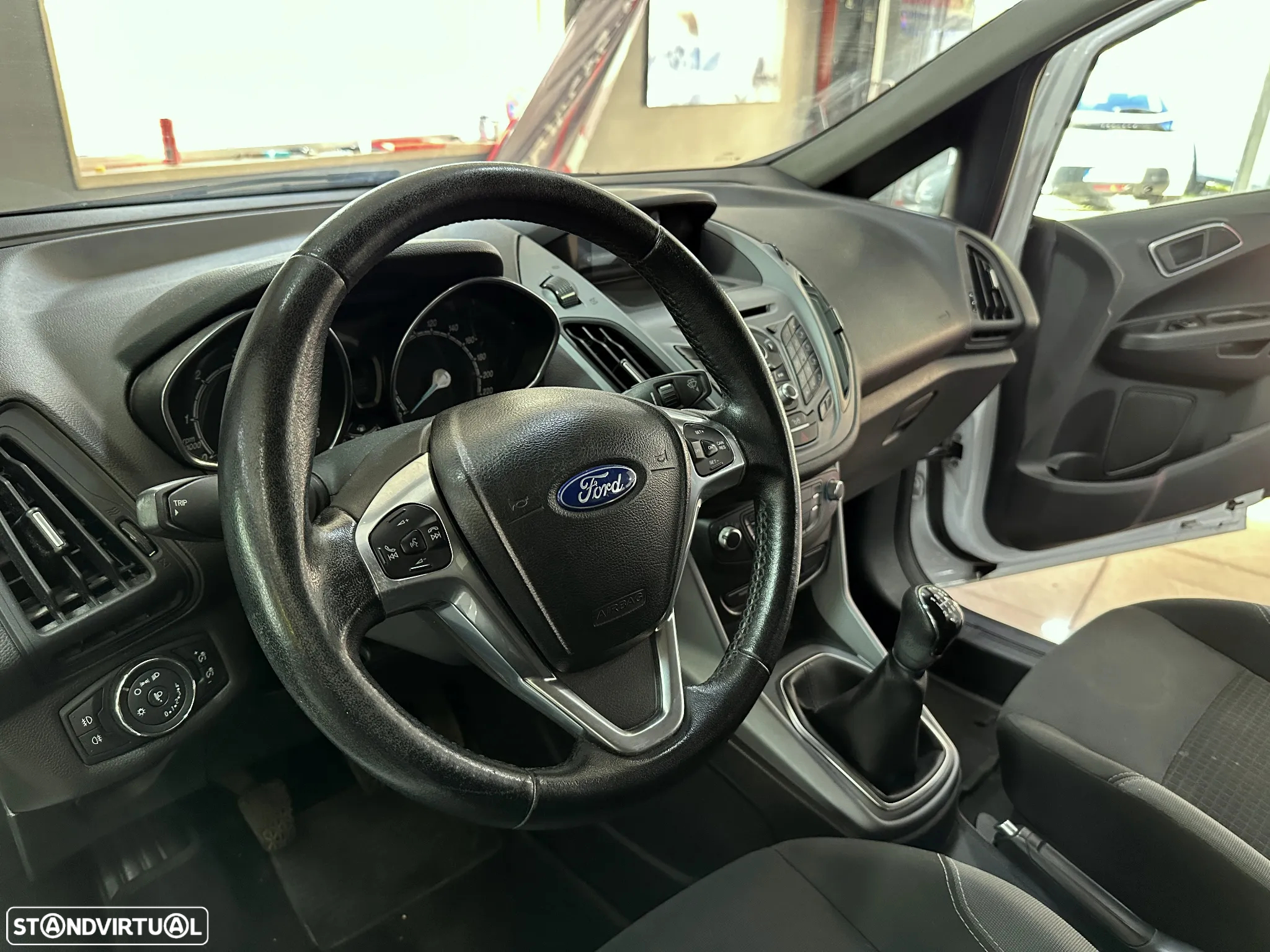 Ford B-Max 1.5 TDCi Titanium - 32