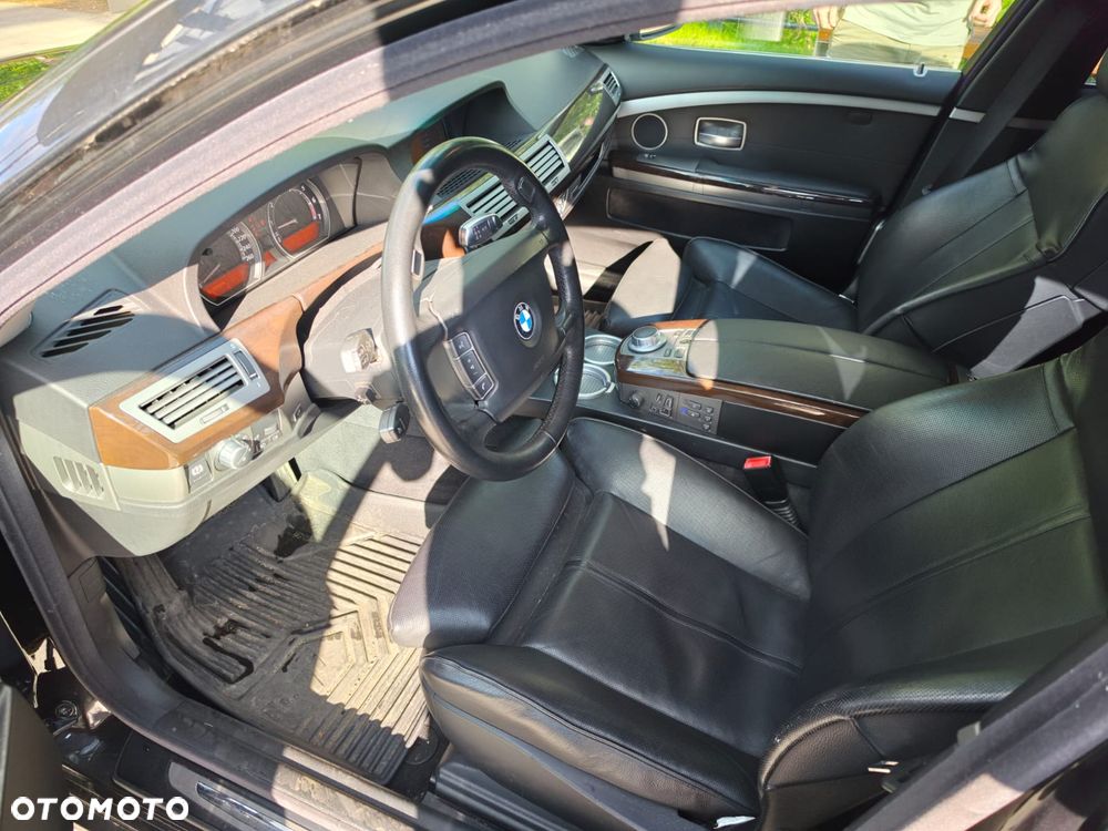 BMW Seria 7 750i - 7