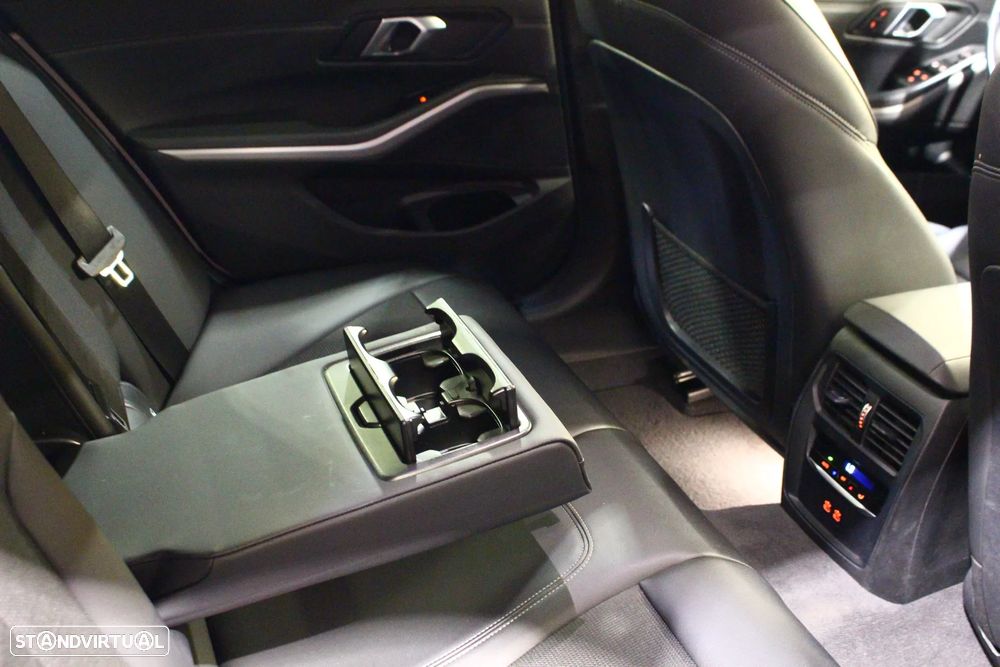 BMW 320 e Line Sport Auto - 24