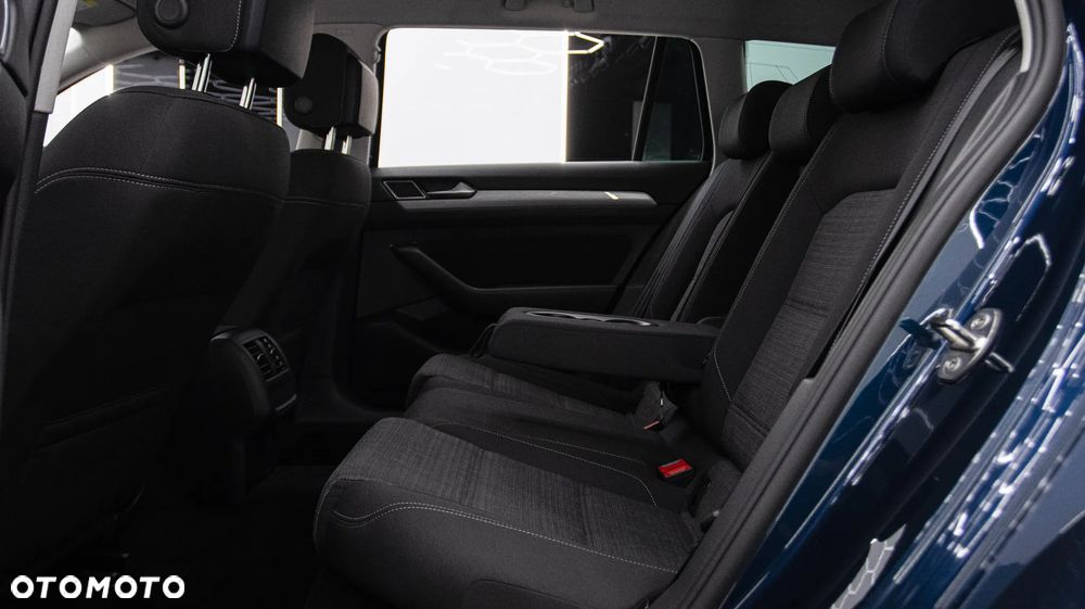 Volkswagen Passat Variant 1.5 TSI EVO Business - 18