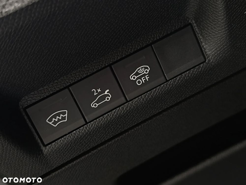 Peugeot 3008 1.2 PureTech mHEV GT e-DCS6 - 28