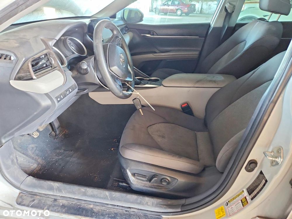 Toyota Camry - 8