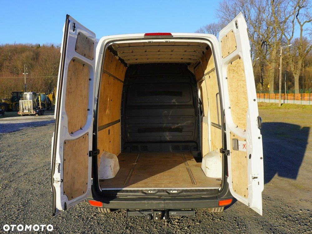 Mercedes-Benz Sprinter - 16