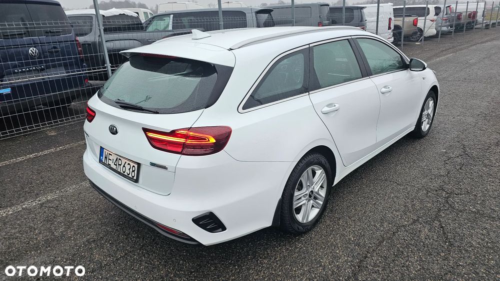 Kia Ceed 1.6 CRDi SCR M DCT - 4