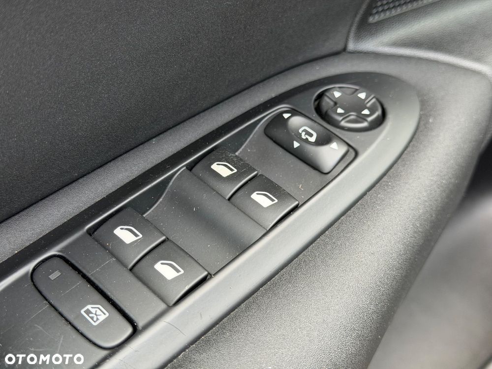 Citroën C4 e-HDi 115 Exclusive - 36
