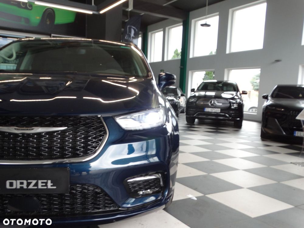 Chrysler Pacifica - 32