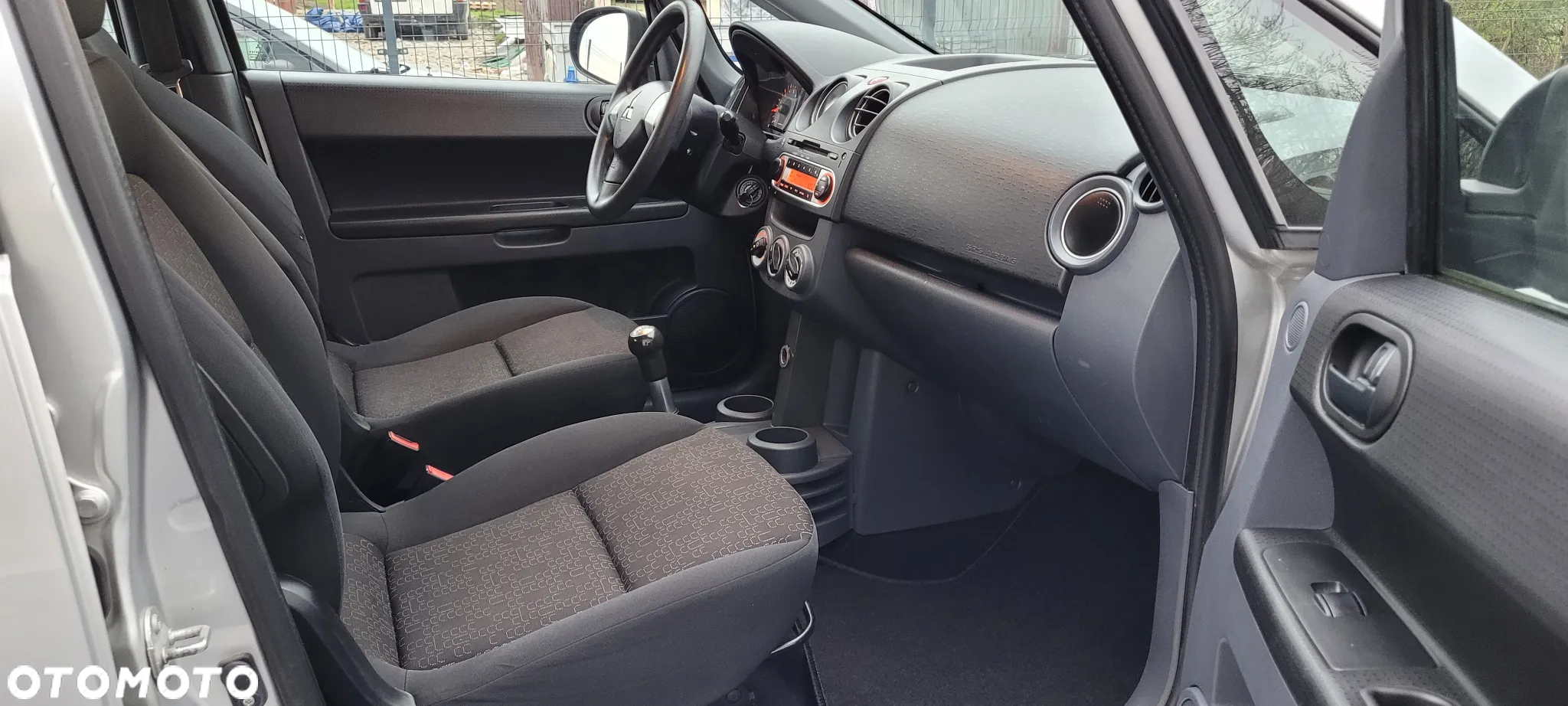 Mitsubishi Colt - 11