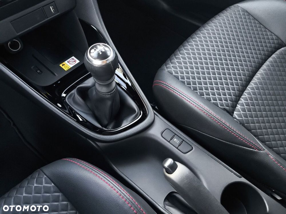 Toyota Yaris 1.5 Premiere Edition - 24