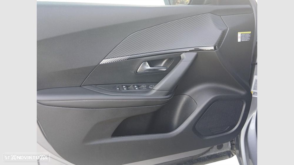 Peugeot 2008 - 12