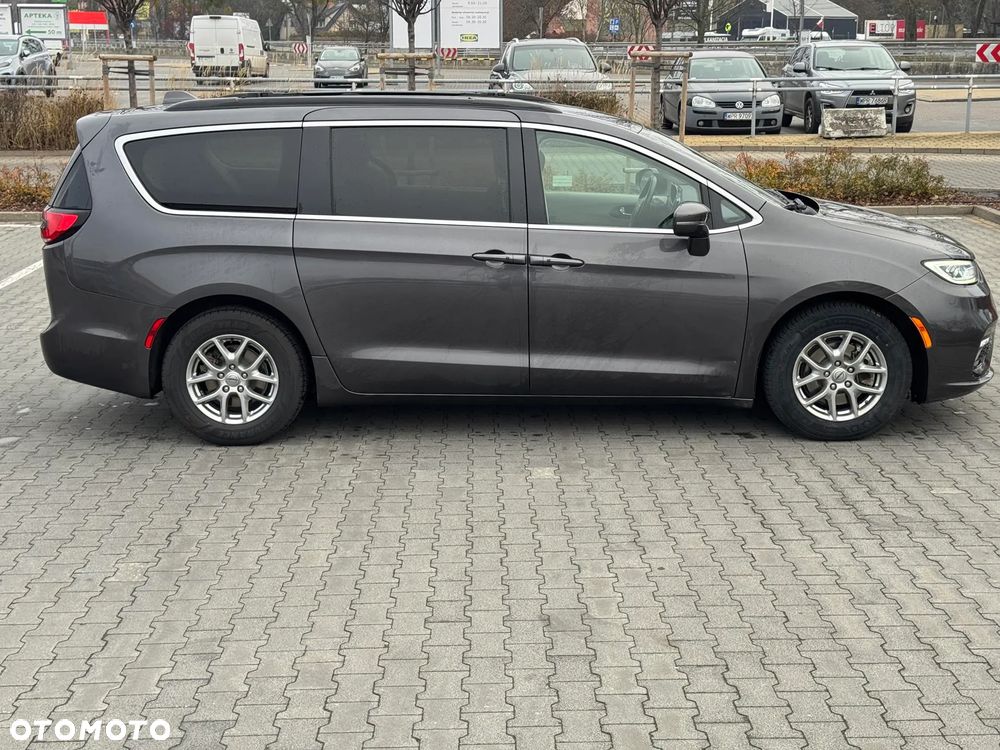 Chrysler Pacifica - 12