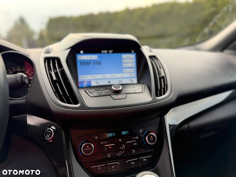 Ford Kuga 1.5 EcoBoost 2x4 Titanium - 29