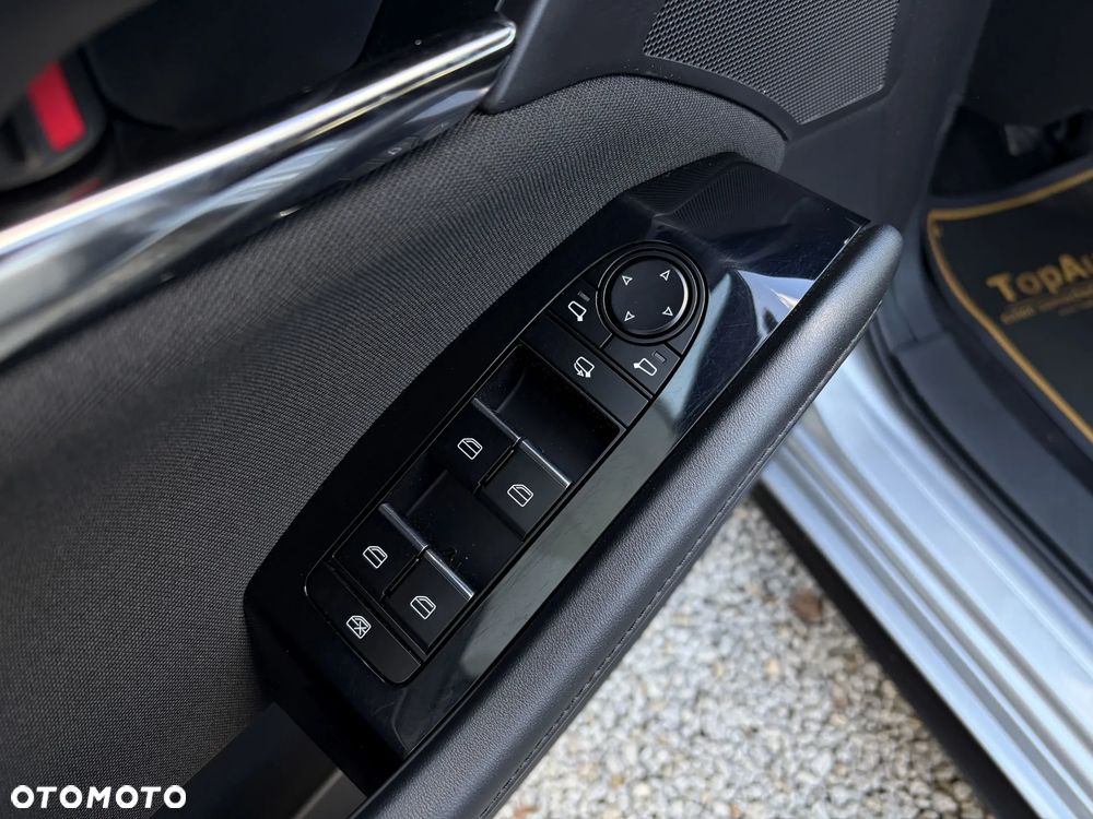 Mazda 3 SKYACTIV-G 2.0 M-Hybrid SELECTION - 33