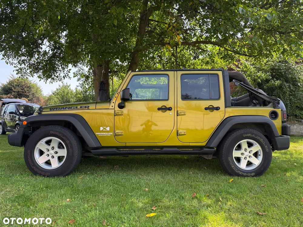 Jeep Wrangler Unlimited 3.8 Automatik Sahara - 2